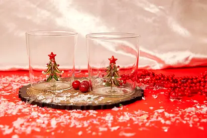 CHRISTMAS GLASS, FESTIVE ELEGANCE FOR YOUR CHRISTMAS TABLE, HOLIDAY SPIRIT, 3D BEAUTIFUL GLASS RED