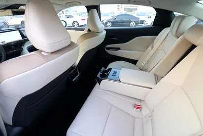 صورة 14 لـ 2026 Toyota CROWN