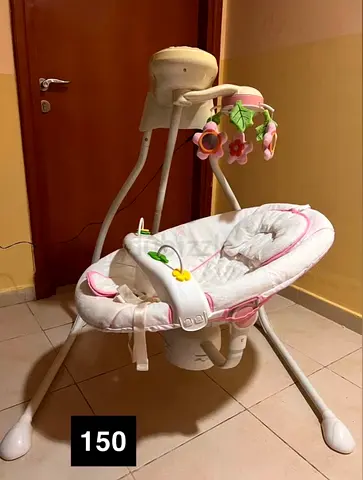 Gentle Baby Swing with Musical Mobile - Like New
