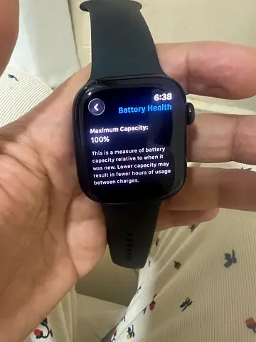 Smart Watch in Excellent Condition - Your New Fitness Companion!