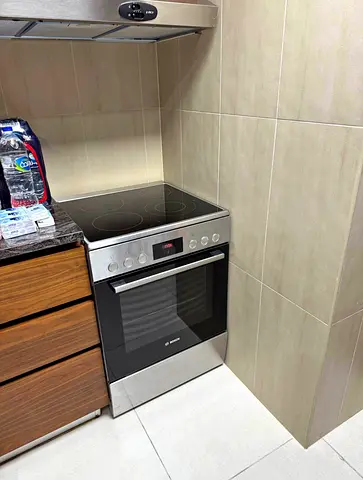 Bosch 60x60 cm, Free Standing Electric Cooker, Series 4, Glass-Ceramic Cooktop, EcoClean Direct