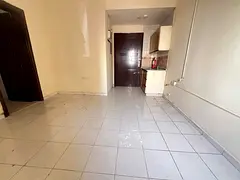Lavish studio good building near muwailah bus rent19k