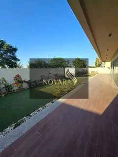 Luxury villas for rent in Al Zorah: 5 master bedrooms, 2 living rooms, 7 bathrooms, covered parking