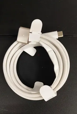 Apple USB-C To Magsafe 3 Cable | MLYV3AM