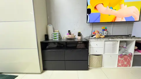 Sturdy Storage TV Unit with Drawers