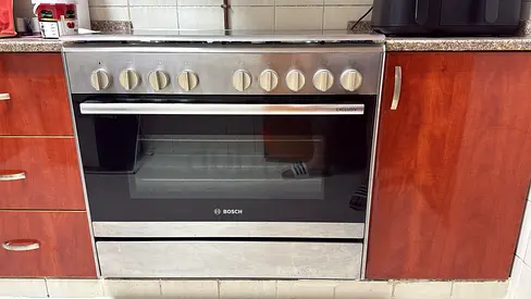 Quality Bosch Oven for Sale, very good condition