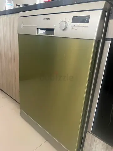 Efficient Silver Siemens Dishwasher for Sale 1 YEAR OLD