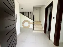 R2EE Layout | Closed Kitchen | L Shaped Garden