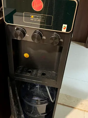 Water dispenser (Hoover)