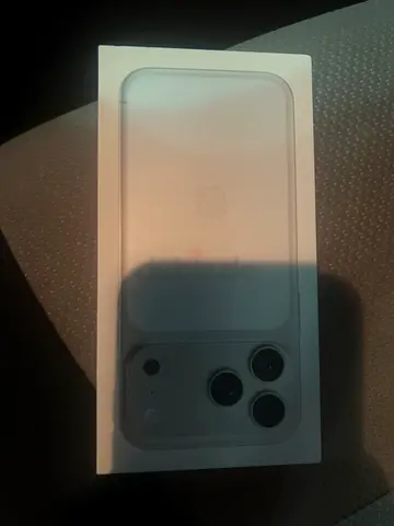 Iphone 17 promax 256 silver TDRA brand new( sealed box)