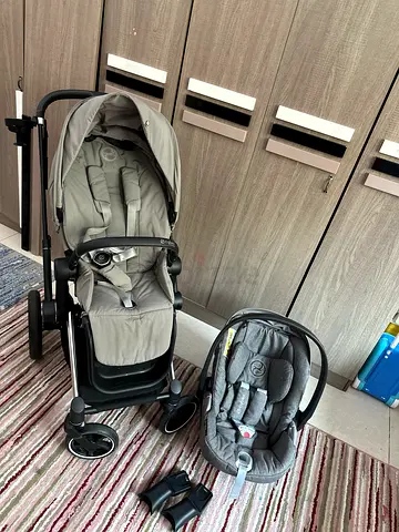 Cybex Priam new model with cybex cloud car seat and adapter