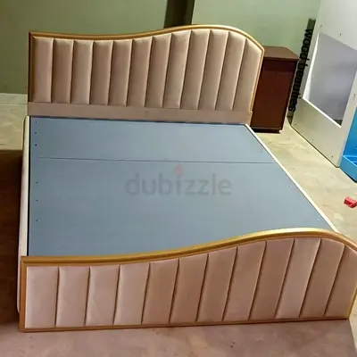 Elegant Queen Size Bed with Stylish Headboard