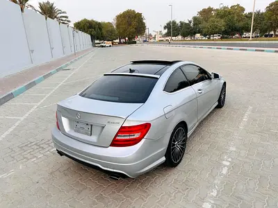 Urgent C350 model 2015 panoramic very clean