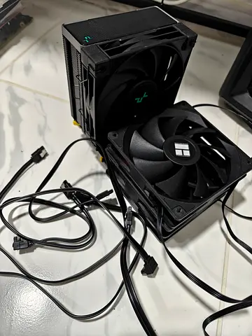 CPU cooler, 2 fans, 4 sata Cables