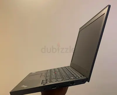 Lenovo ThinkPad X260 / Intel i7 /256 SSD less used / windows 11