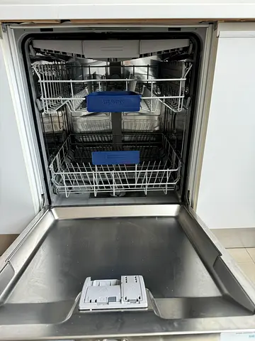 Siemens Latest Model Built in 3 Rack Dishwasher For Sale Same Like New
