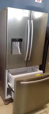 Samsung French Door Refrigerator with Water Dispenser