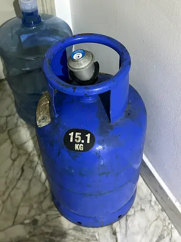 Used Blue Gas Cylinder - 15.1 kg with Regulator and full loaded gas