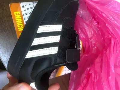 Kids adidas orginal size 22