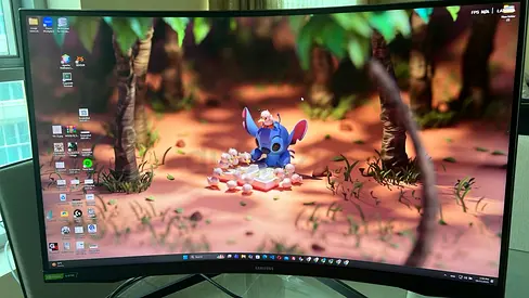 Samsung 32 Odyssey G7
WQHD 1000R Curved Gaming Monitor, 240Hz Refresh Rate, 1ms Response Time, Nvid