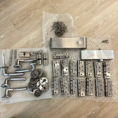 DEVON Hardware - Door Hinges Set  Door Handles Set