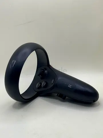 oculus quest 1 right side
