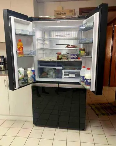 Hitachi 4 Door French Style Refrigerator Glass body