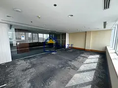 7th floor office | near burjuman mall | Vacant