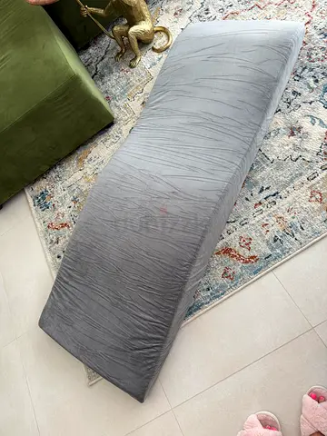 Mattress for a treatment couch for beauty procedures