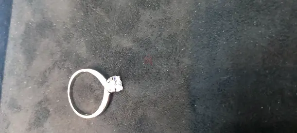 Elegant Silver Ring with Sparkling Gemstone