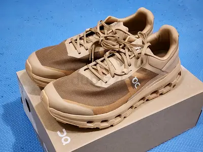 11us On Cloud Vista 2 Walking / Trail Shoes