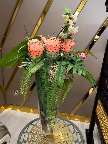 Elegant Floral Arrangement in Glass Vase