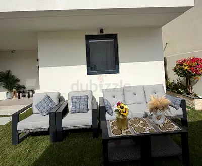 Comfortable Garden Lounge Set with Coffee Table