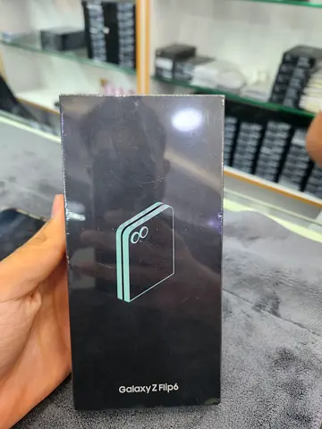 Samsung Galaxy Z Flip 6 256GB TRA Box Packed