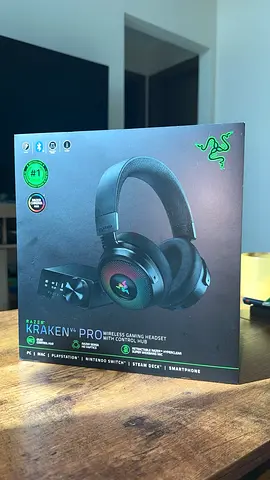 Kraken V4 Pro wireless gaming headset razer
