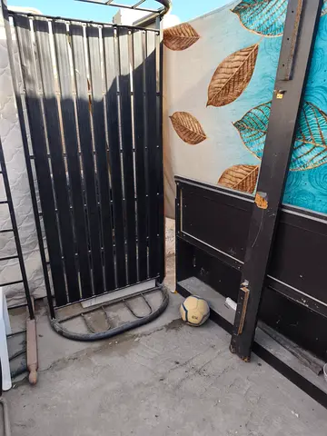 2 bed available each 50 like new