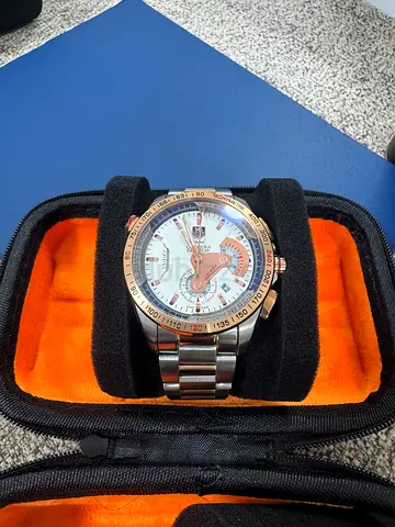 Stylish Tag Heuer Mens Sport Watch with Chronograph Functionality. (Battery to replaced)