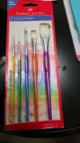 Assorted painting brushes