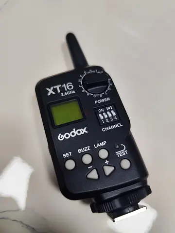Godox XT16 2.4GHz new trigger not used at all very keyn very good for any camera canon Sony Nikon