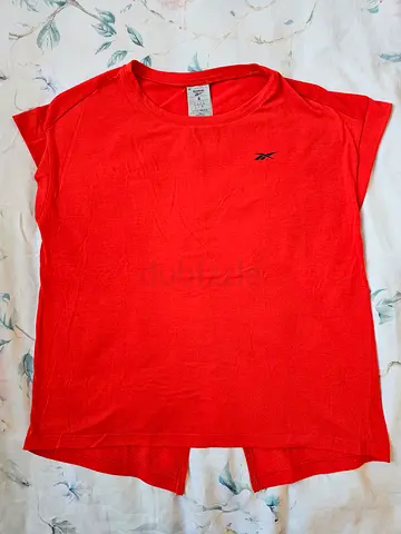 Reebok Sport T-Shirt in bright red- back design