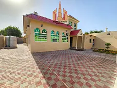 5 Bed room New Villa for sale Majlis 2 master room maids room yard parking 2 Gates corner Villa