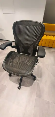 Herman Miller Areon Classic Chairs For Selling