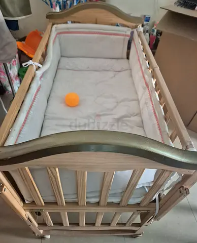Baby cot, used for 2 years only. In good condition with mattress. Good for 0-4 years old kids.