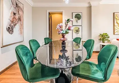 Saarinen-Style 6-Seater Marble Dining Table Set