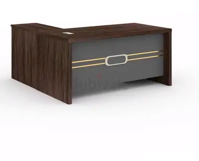 L shape manager table