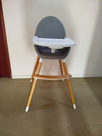 Modern High Chair for Comfortable Feeding