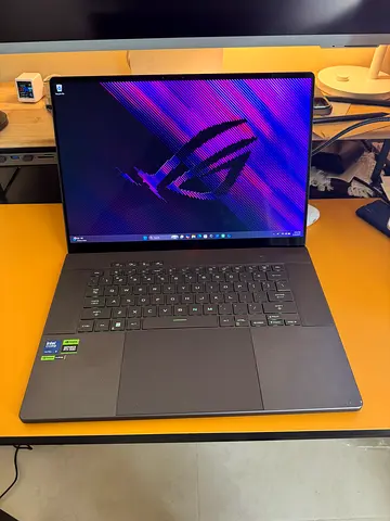 Asus Zephyrus G16 Gu605 MI | Intel Ultra 9 | 16GB DDR5 | 8 GB RTX 4070 | 2.5k OLED 240HZ Display
