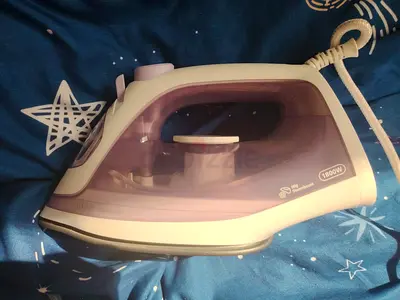 Philips 1800W Steam Iron in Great Condition