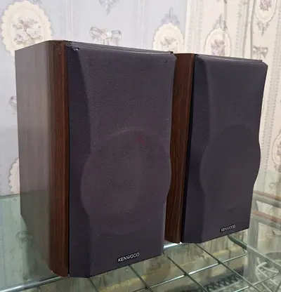 Kenwood Book Shelf Speakers for Sale in very Good Condition.