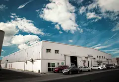 WAREHOUSE / RENTAL / PRIME LOCATION-DIRECT OWNER